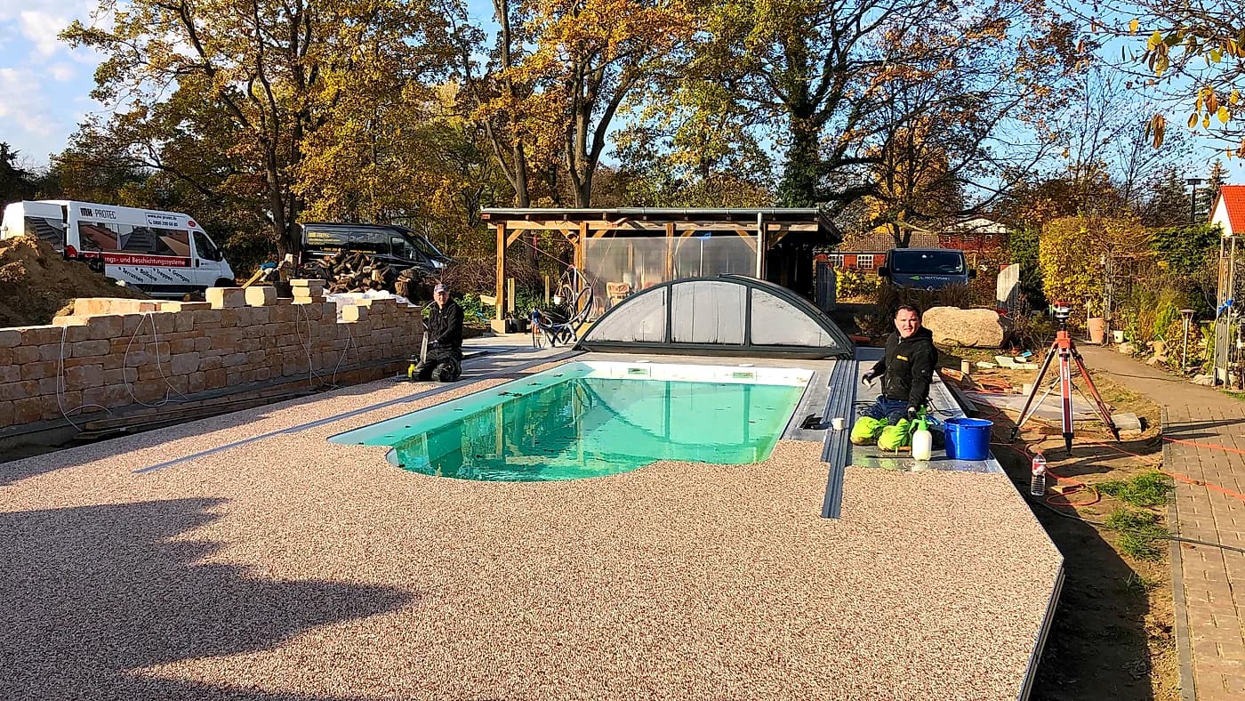 Marbre concassé, Tour de piscine